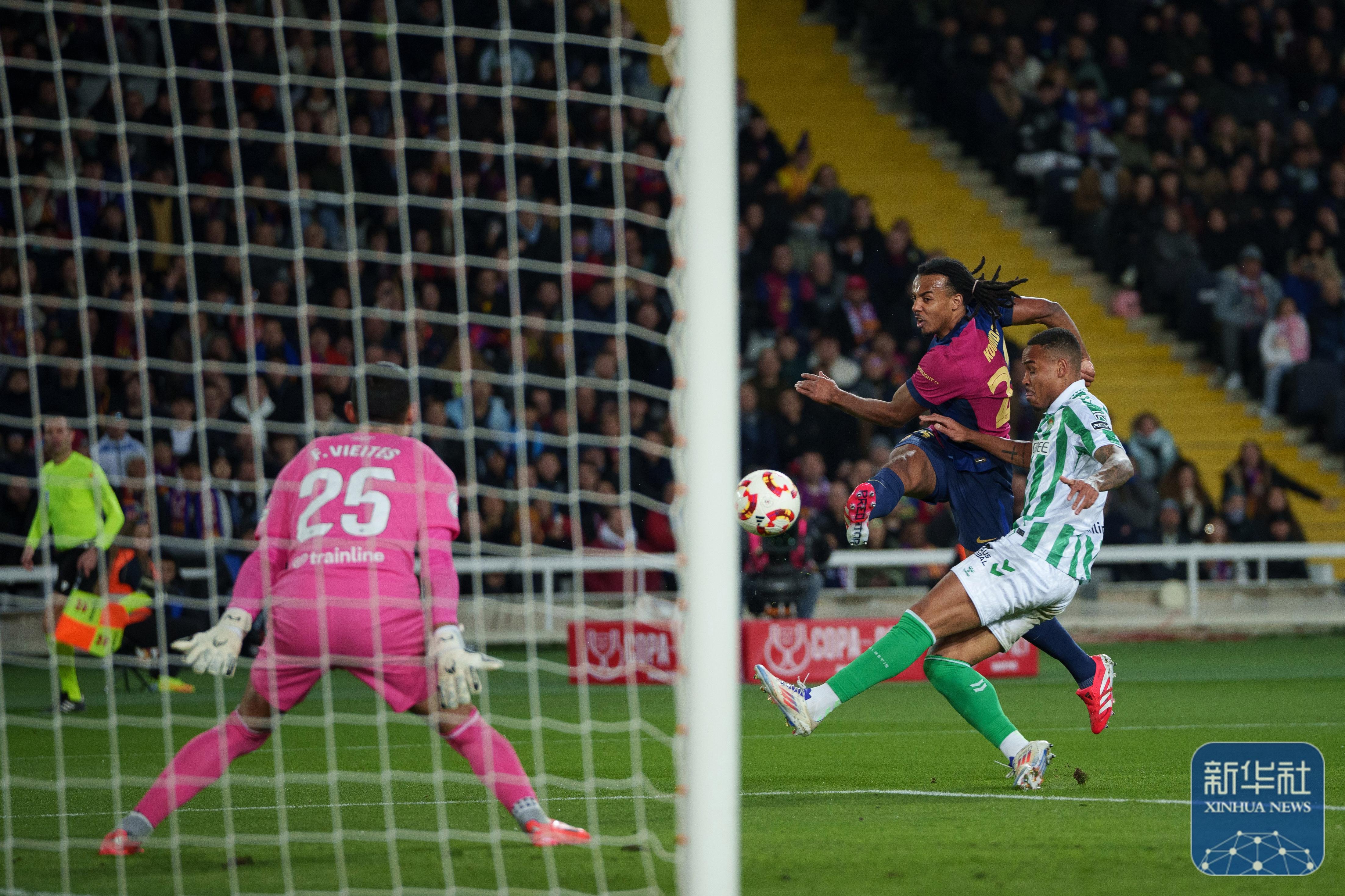 西班牙网球队完胜意大利网球队，克耶高斯制霸全场的简单介绍