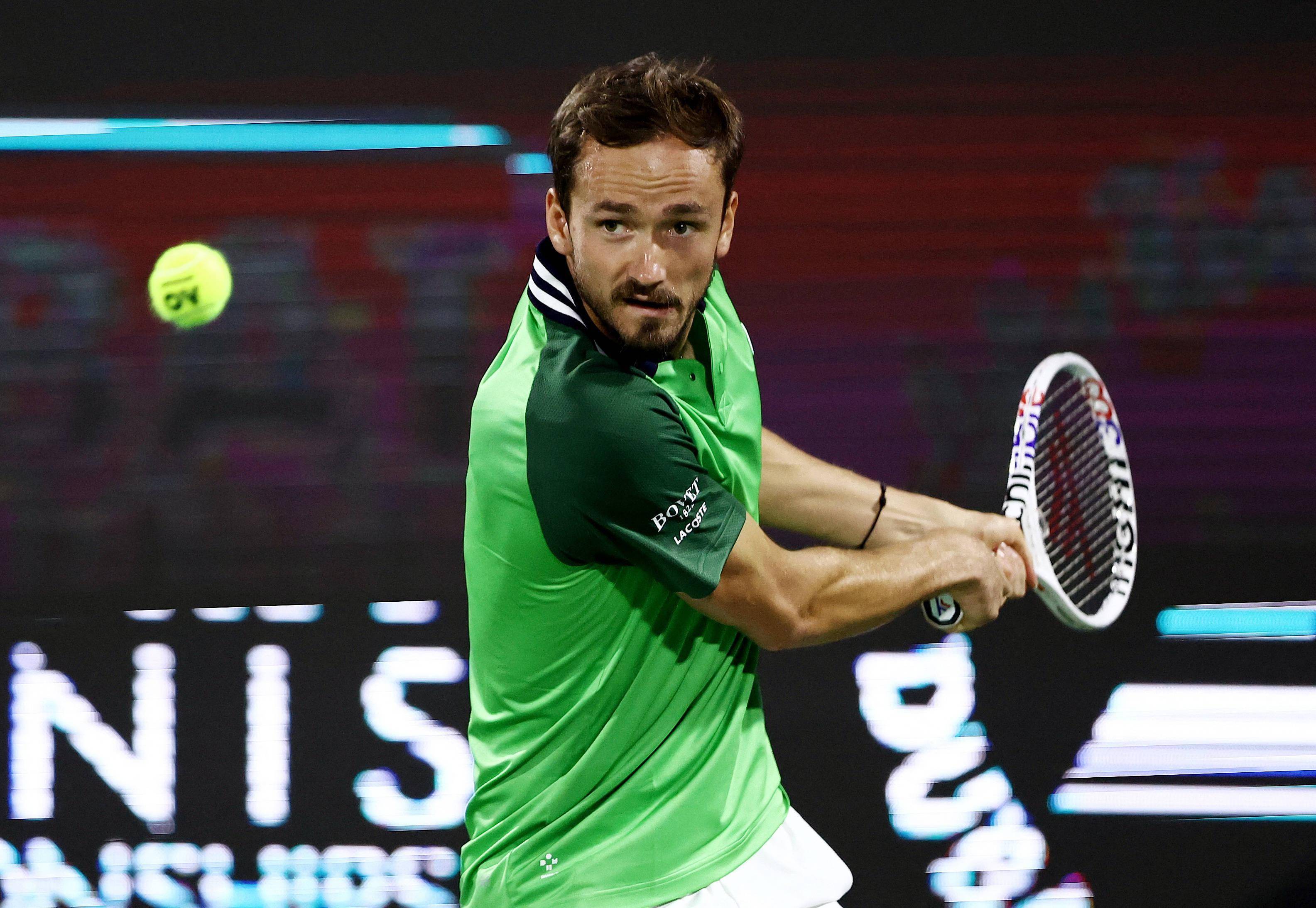 世界网球队翻盘英国网球队,梅德韦杰夫送出助攻的简单介绍 世界网球队翻盘英国网球队,梅德韦杰夫送出助攻的简单介绍